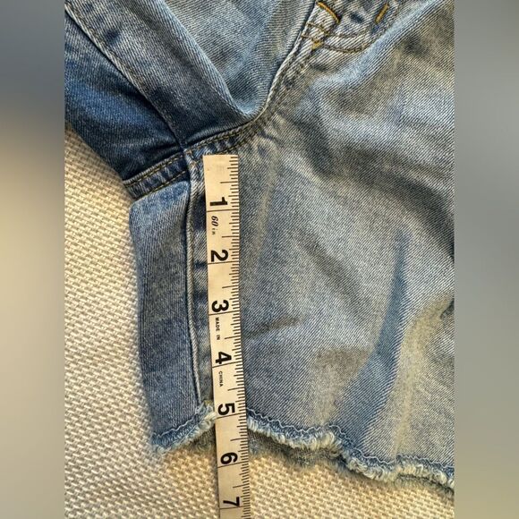 NWT GAP 100% recycled paper 5” shorts eco friendly sustainable size 27” waist - Picture 2 of 10